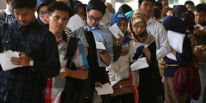 Ekonomi Pasar Tenaga Kerja: Analisis Pasar Tenaga Kerja Dan Ketenagakerjaan