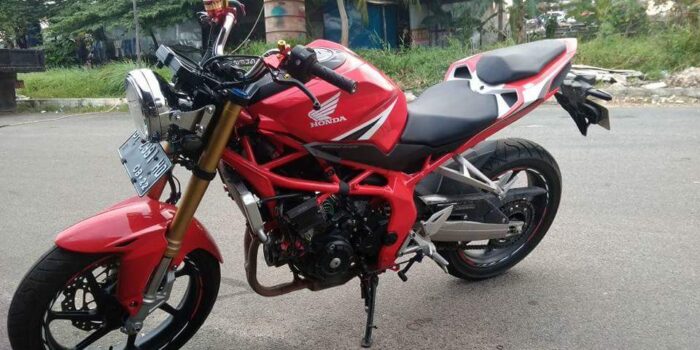 Modifikasi Motor Jadul Dengan Konsep Naked, Simpel Dan Fungsional