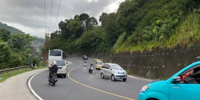 Taklukkan Tanjakan Jalur Lingkar Gentong, Tips Mudik Aman bagi Pengemudi Mobil