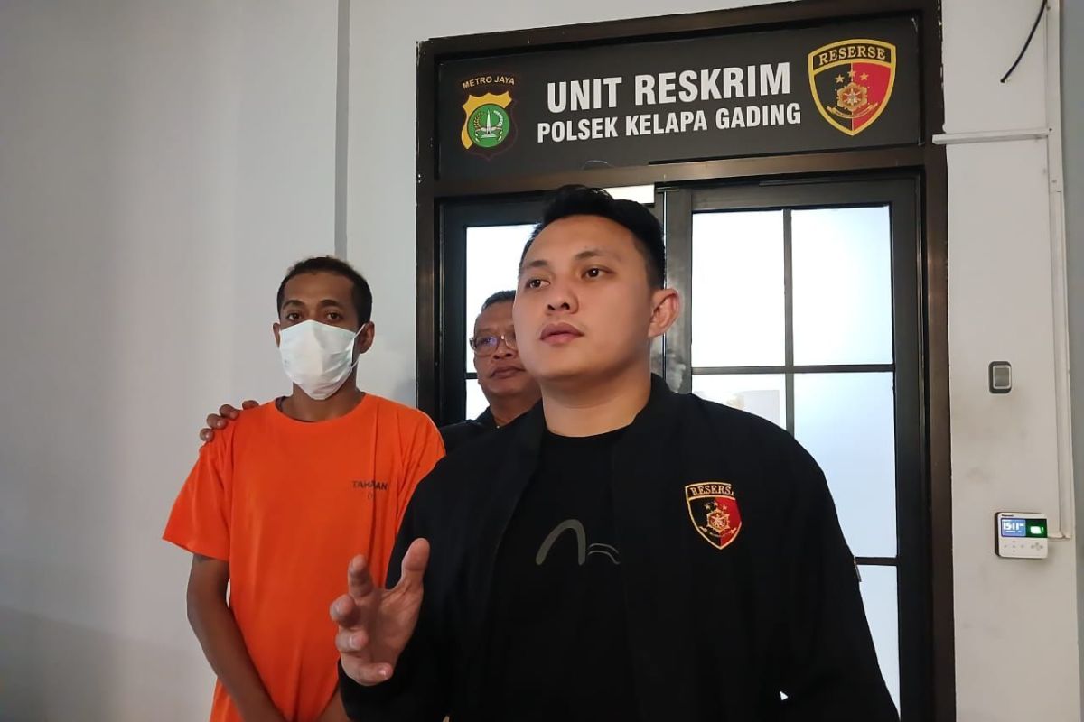 Polisi tangkap pria yang mana mana bawa senjata api kemudian narkoba pada Tanjung Priok