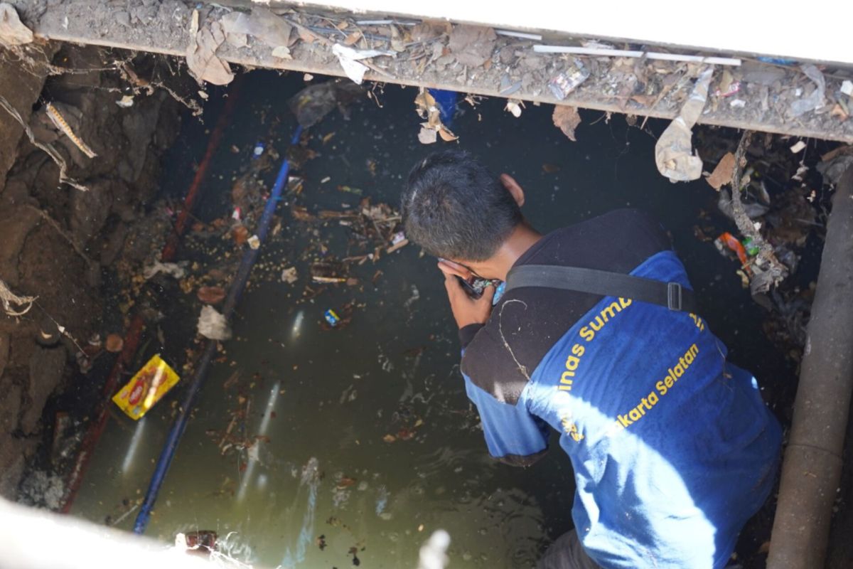 Pemkot Jaksel temukan saluran air Jalan RS Fatmawati bermasalah