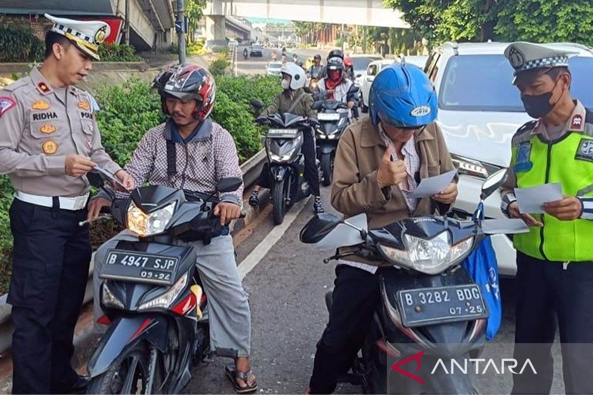 Layanan SIM Keliling pada Hari Hari Sabtu masih operasi dengan jam terbatas