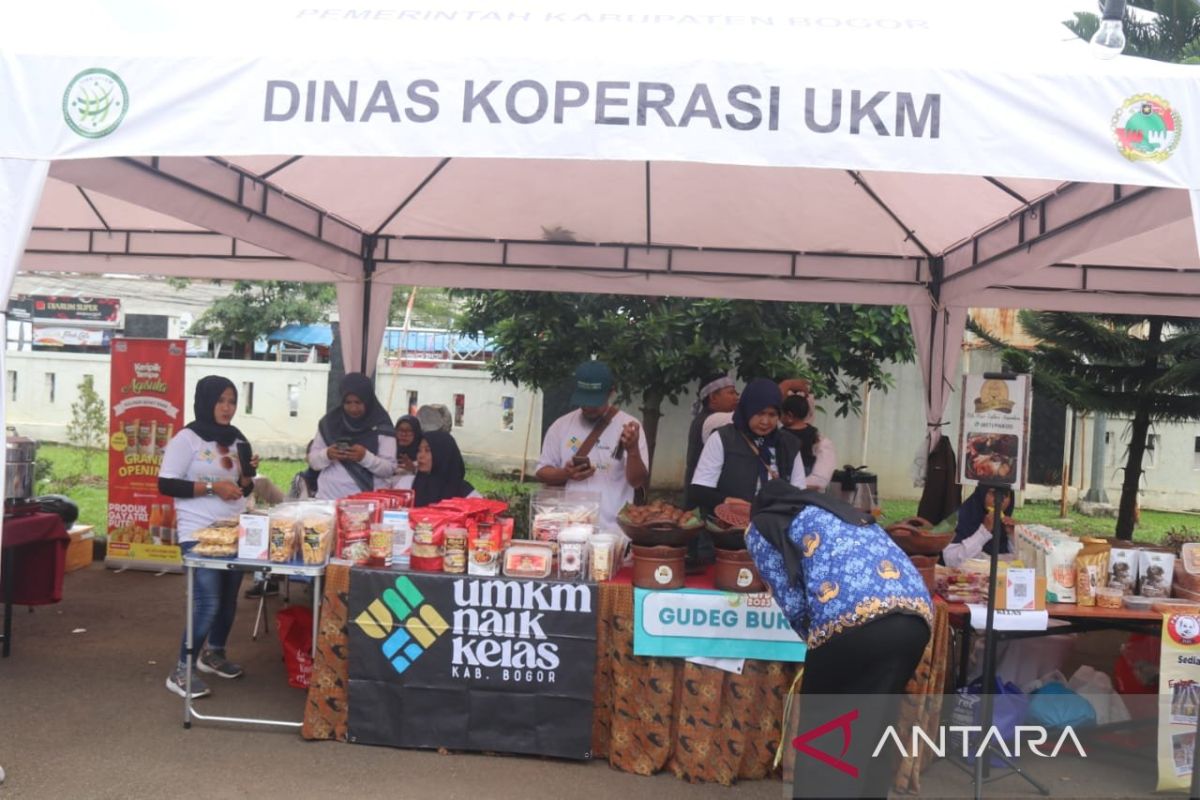 Pemkab Bogor penghargaan kompetisi Bazar Milenial kompetisi promosi-perluas jaringan UMKM